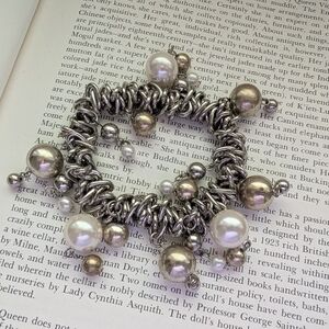 Elegant Silver and Pearl Bracelet